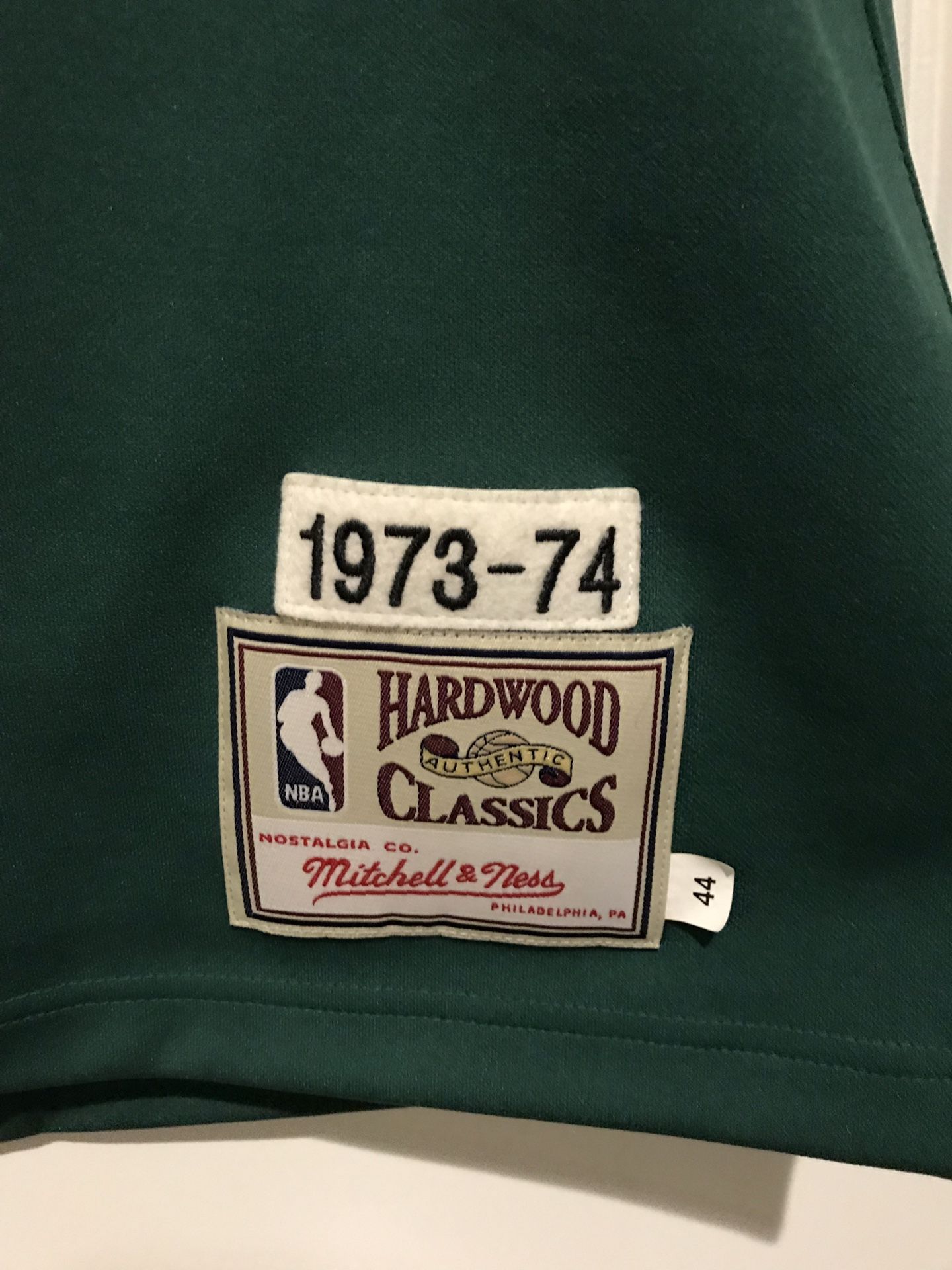 Jersey for the Milwaukee Bucks worn and signed by Kareem Abdul-Jabbar,  1973-1975 – Sapelo Square