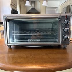 Black + Decker 5 In 1 Stainless  Air Fry Counter Convection Toaster Oven. 