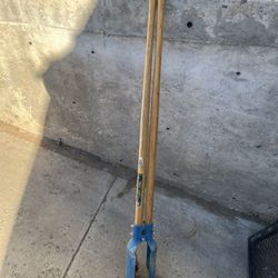 Post hole digger