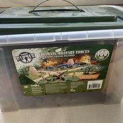 Ultimate Military Forces 100 PCs War Toys