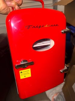 Frigidaire Retro Mini Fridge Red 4L – Brand New, Never Used