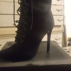 Olivia heel boots size 8.5
