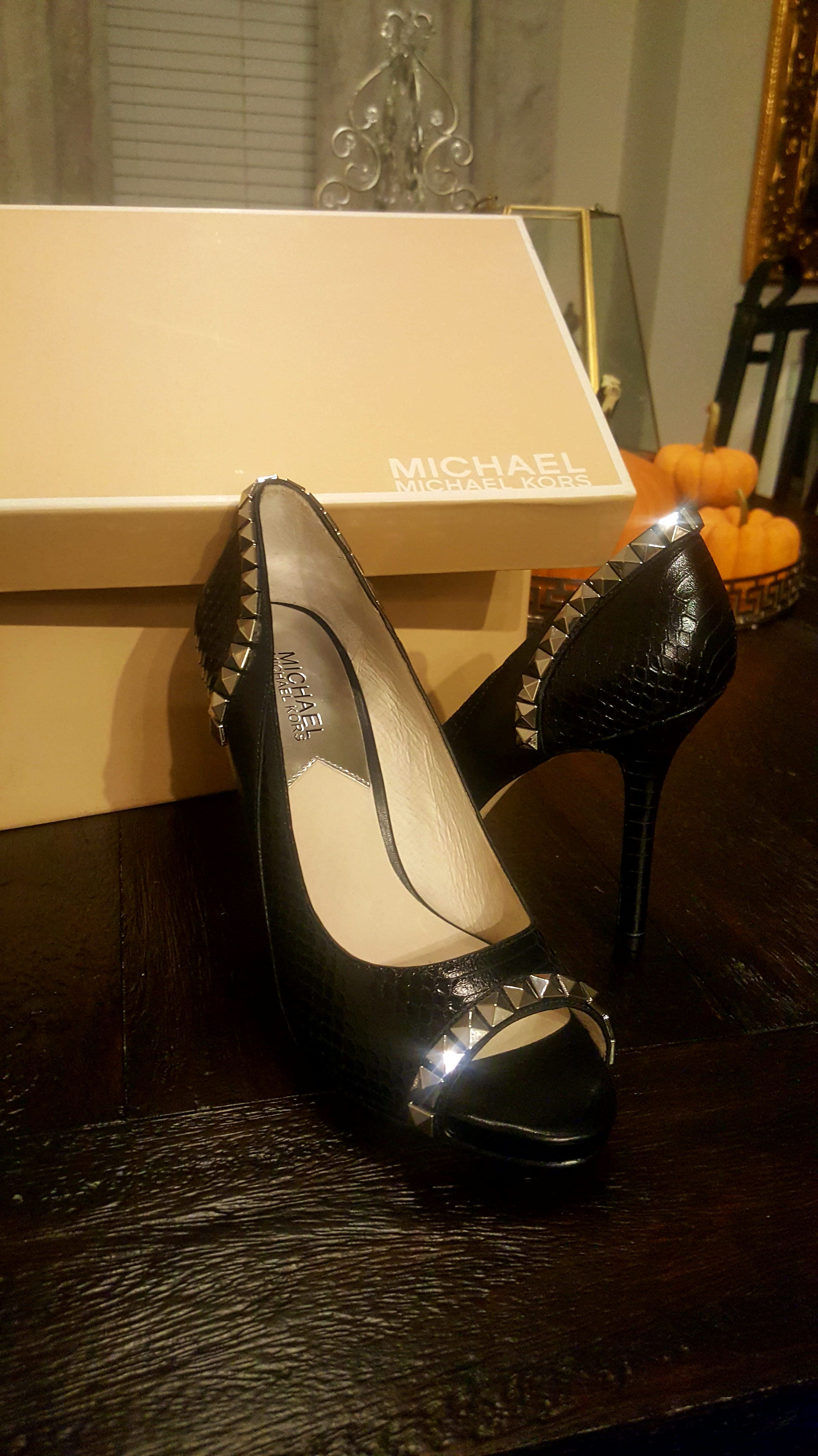 Never worn Michael Kors Shoes