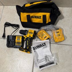 20 Volt Regular Drill 2 Battery And Charger.