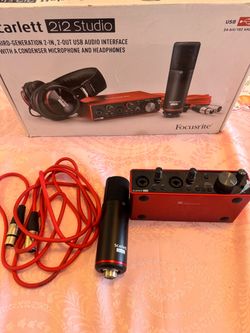 Scarlett  2i2 Studio Microphone 3 series