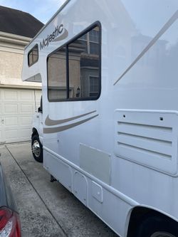 2006 Ford ES350 Majestic