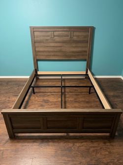 Queen Size Bedframe