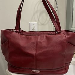 COACH Carrie Tote 
