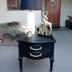 Queen Anne Style End Table/Nightstand - Solid Wood With Single Drawer - Black With Gold 