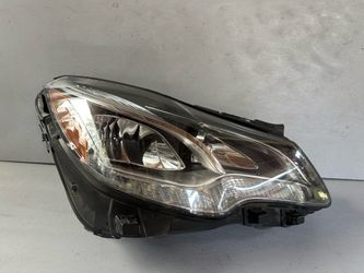 2014 - 2017 MERCEDES-BENZ E-CLASS A207 C207 RIGHT PASSENGER SIDE LED HEADLIGHT OEM A207 820 96 61KZ