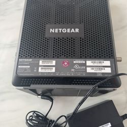 NETGEAR AC1900 WiFi Cable Modem Router - Model C7000v2 - Excellent Condition