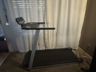 Treadmill - LIKE NEW