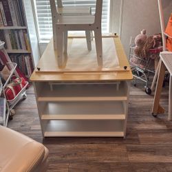 Children’s Craft Desk And Chairs