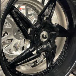 24” Forgiato Fessuri