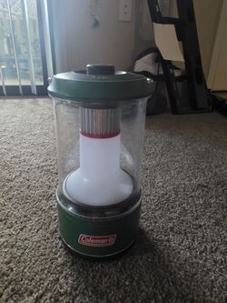 Coleman 1000 Lumen lantern