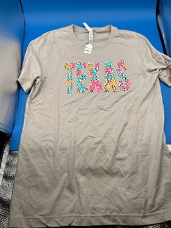 Gildan gray Texas graphic print women’s T-shirt L