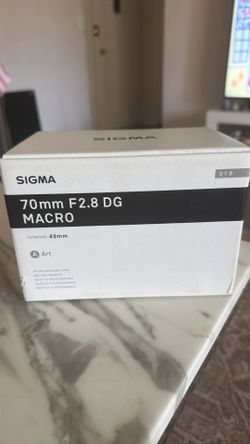 Sigma 70 mm f/2.8 DG DN Macro Art Lens for Sony E