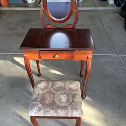 Ladies Make Up Station 