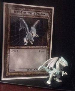 Original Dungeon Dice Monsters Blue-Eyes White Dragon Card + Figurine Set
