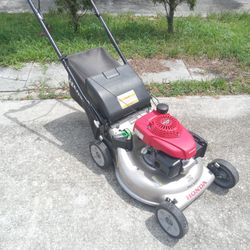 Honda Twin Blade Self Propel Gas Lawn Mower $240 Firm