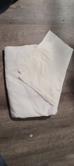 Queen Bed Skirt From MACYS Like New