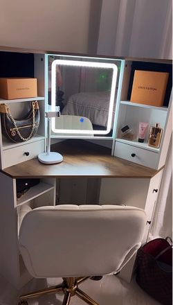 Corner Vanity (Farmhouse look)