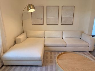 Crate & Barrel sofa with chaise - Ivory