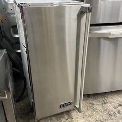 Stainless Steel Viking Professional Beverage Fridge