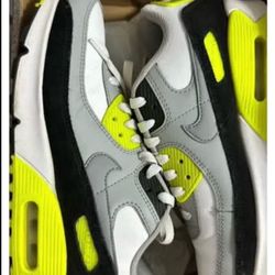 Nike Air Max 90 Recraft (NEW) Women’s size 9