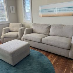 clean, neutral, smoke-free home. Living Room Furniture Set