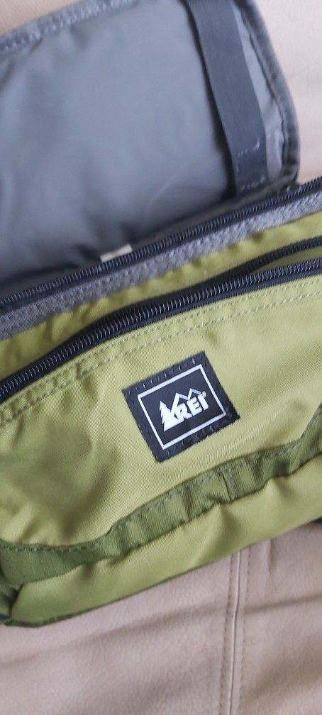 Rei Lunchbox 