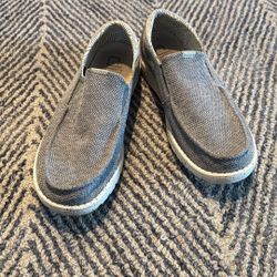 Hey Dude Men’s Shoes Size 11 – Gray Shark Skin, Excellent Condition