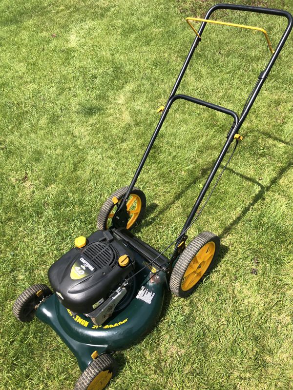 Craftsman 4.0 push lawn mower lawnmower for Sale in TATAMY Borough, PA