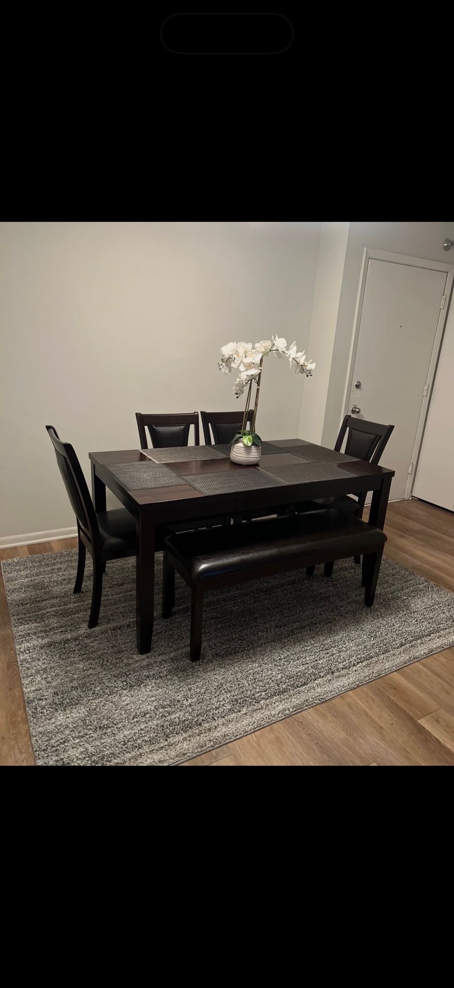 Dining Table Set (area Rug Included)