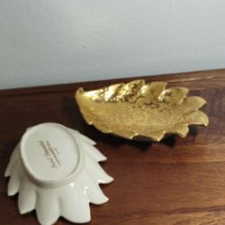 HAND PAINTED 22 KT  LEAF TRINKET DISH MADE IN USA - 6"×4".- EX1