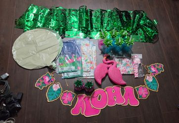 Tropical Luau Party Decoration Bundle