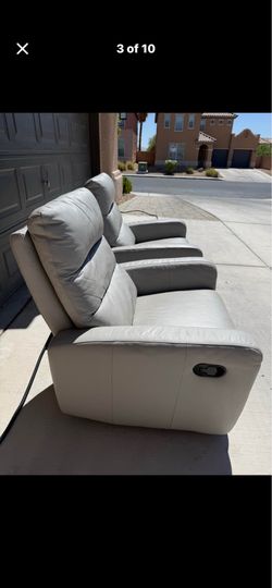 Beautiful elegant upscale luxury Pair Of Italian Leather Recliner Chairs Very Plush