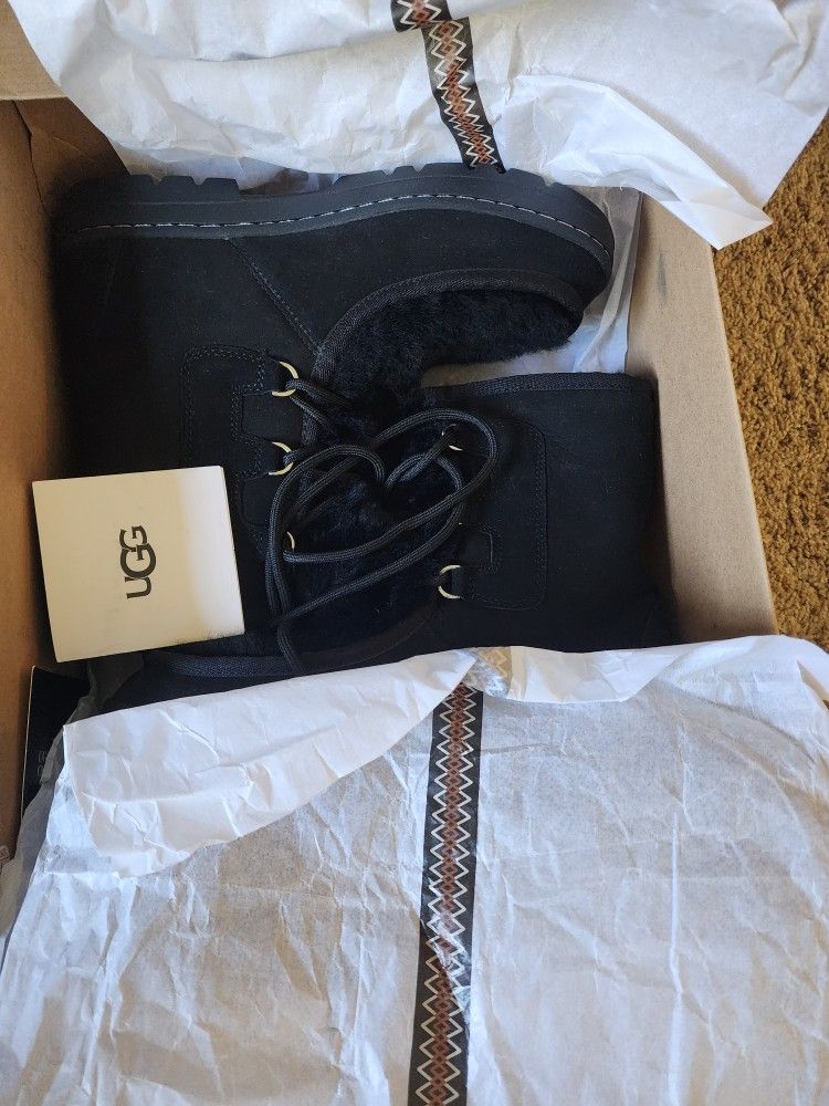New Women Ugg Boots Black RARE 8.5
