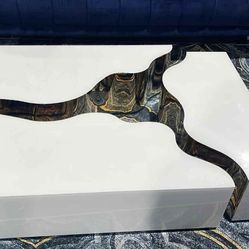 DESIGN COFFEE TABLE WHITE GLOSSY GOLD 47”