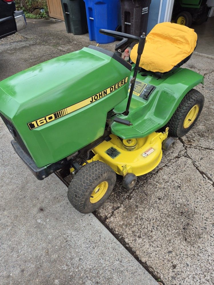 John Deere Riding Mower 