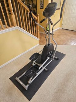 Universal E-40 Elliptical machine