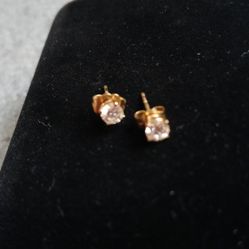 14K Gold Stud earrings 