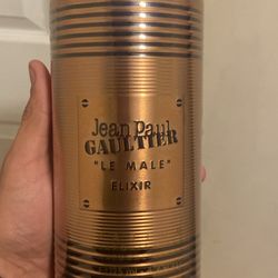 cologne/perfume.       READ DESC👇