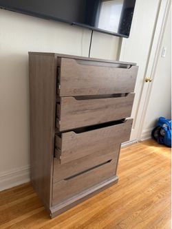Dresser