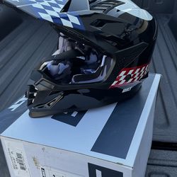 Brand New Bilt Helmet 3xl Adult