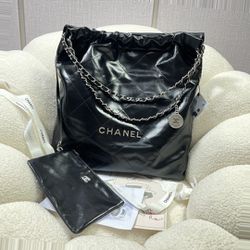 AUTHENTIC CHANEL ZIPPER POUCH WITH BAG  Chanel, Makeup bag, Chanel black  and white