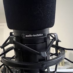 Audio Technica AT2020 + Focusrite Solo + Low profile Mic arm