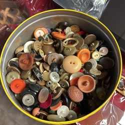 Buttons 