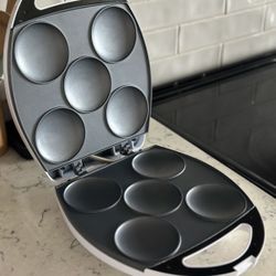 Electric Arepa Maker and Mini Pancake