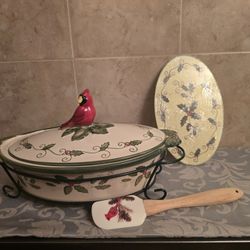 Brand New TEMPTATIONS Server with trivet/cutting board, holder, & spatula 